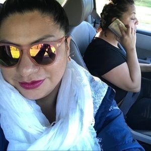 Meet your Posher, Nora